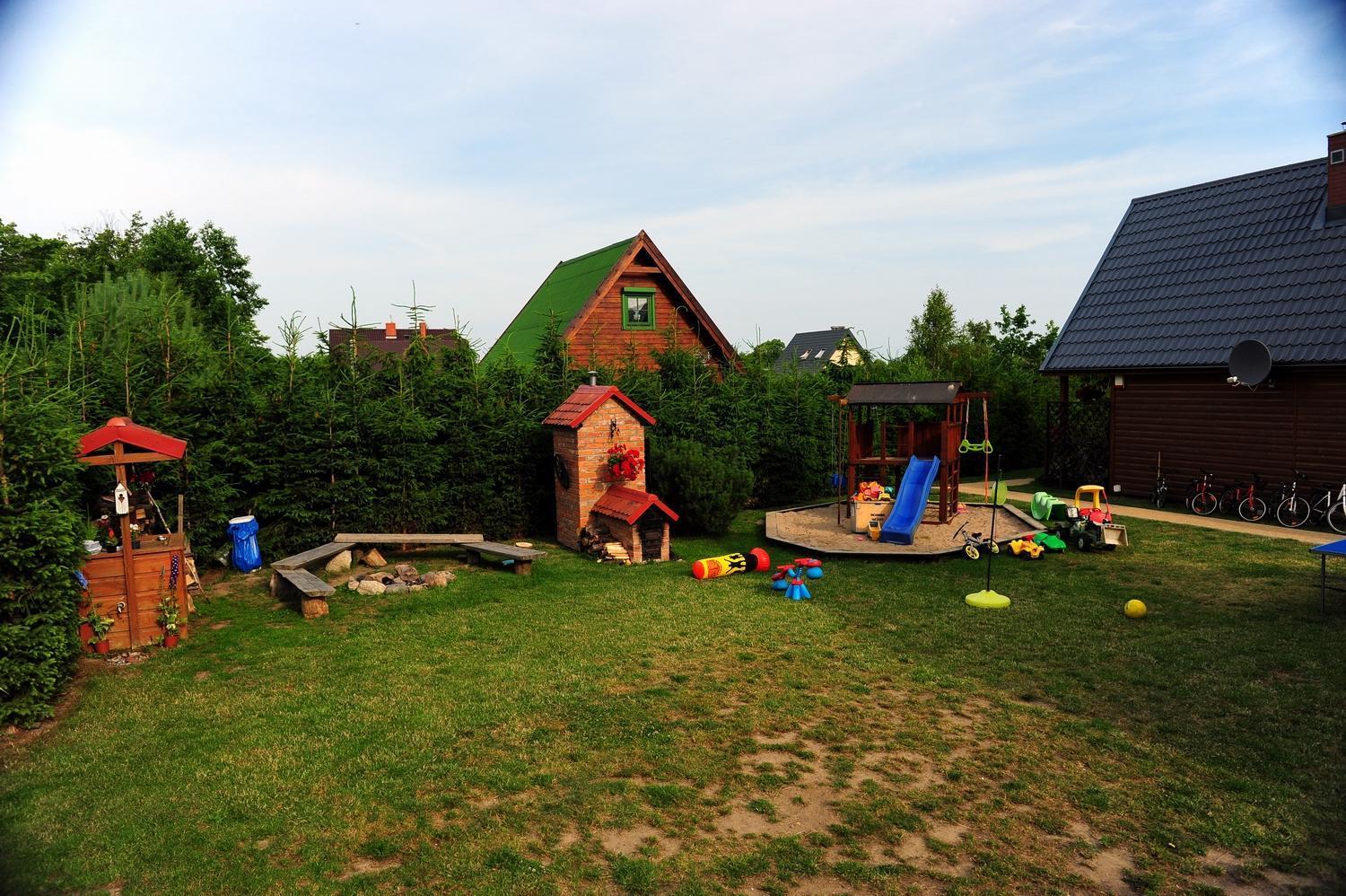 Caloroczne Domki Nad Morzem I Jeziorem Jezierzany 外观 照片